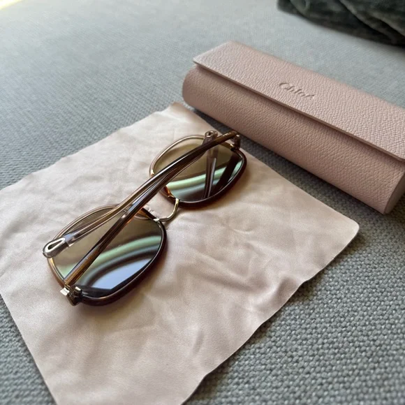 Chloé Brown Gradient Square Sunglasses with Pink Case - Picture 5 of 8